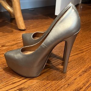 Hidden Platform Pewter heels
